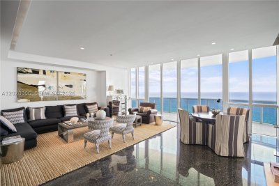 Comprar apartamento no Trump Tower Three 2601