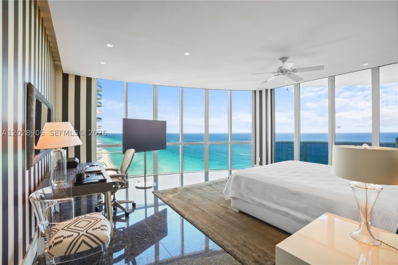 Comprar apartamento no Trump Tower Three 2601