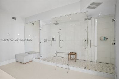 Comprar apartamento no Trump Tower Three 2601