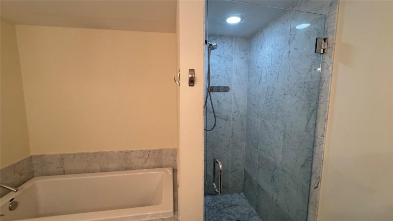 Condo for sale at Vizcayne South Tower 3208