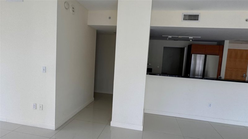 Condo for sale at Vizcayne South Tower 3208