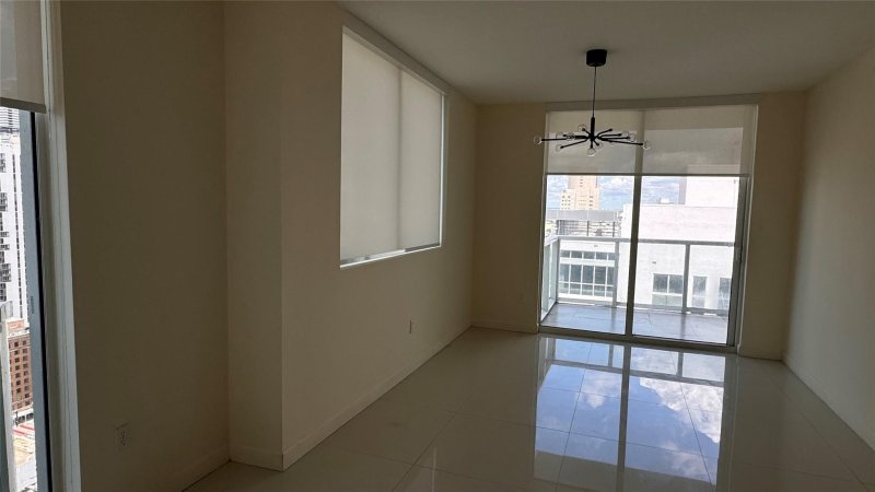 Condo for sale at Vizcayne South Tower 3208