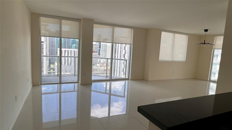 Condo for sale at Vizcayne South Tower 3208