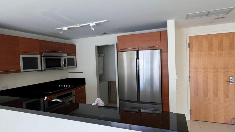 Condo for sale at Vizcayne South Tower 3208