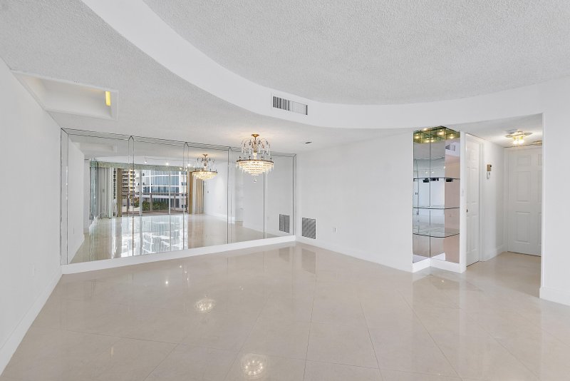 Condo for sale at Aquarius Towers 602s