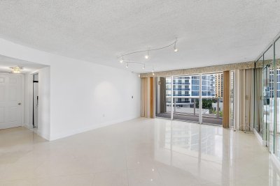 Comprar apartamento en Aquarius Towers 602s