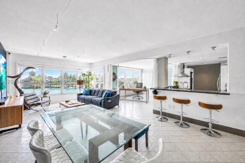 Condo for sale at Blair House 3-C