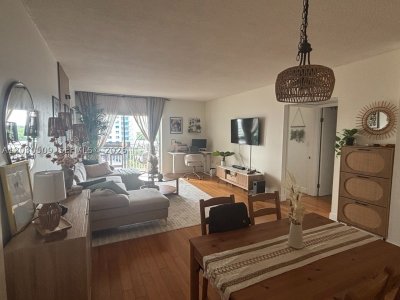 Comprar apartamento en Coastal Towers 622