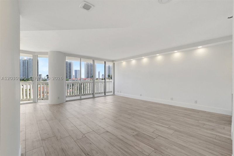 Apartment for rent at 1000 Williams Island 707