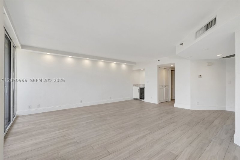 Apartment for rent at 1000 Williams Island 707