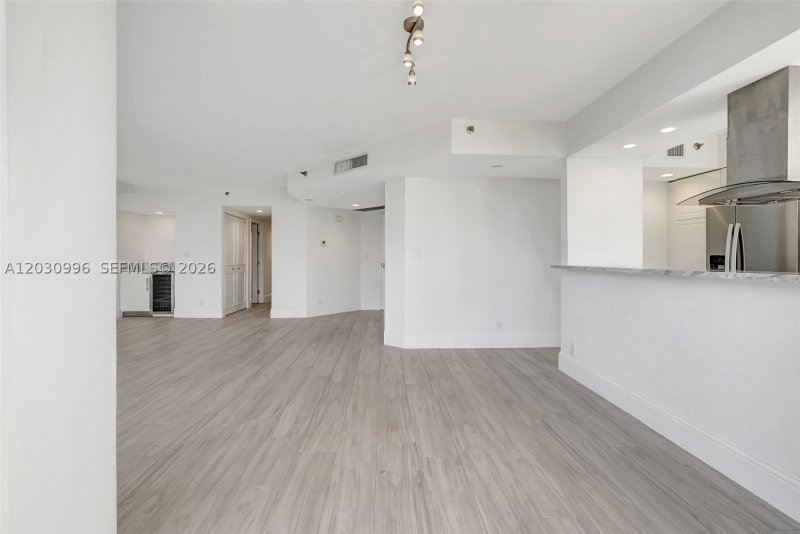 Apartment for rent at 1000 Williams Island 707