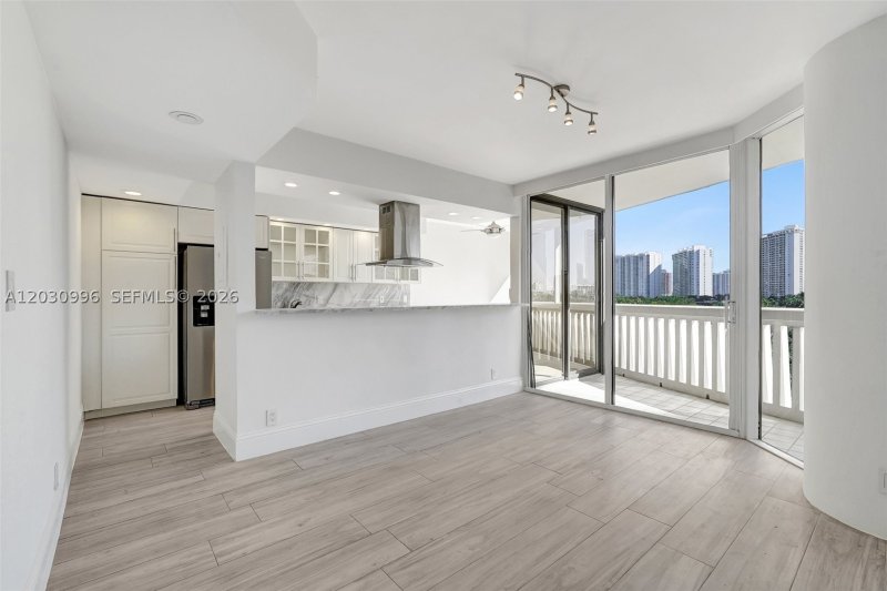 Apartment for rent at 1000 Williams Island 707