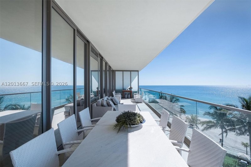 Condo for sale at Residences by Armani / Casa 501