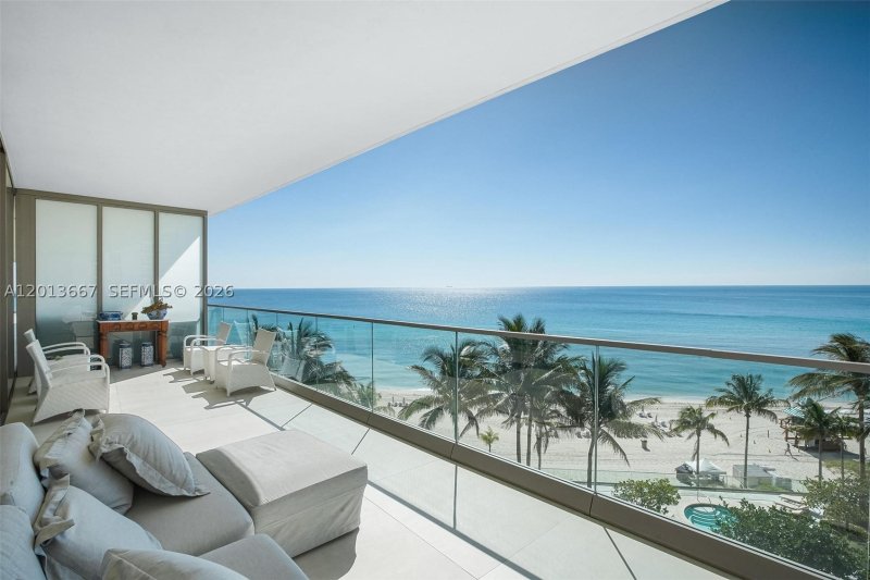 Condo for sale at Residences by Armani / Casa 501