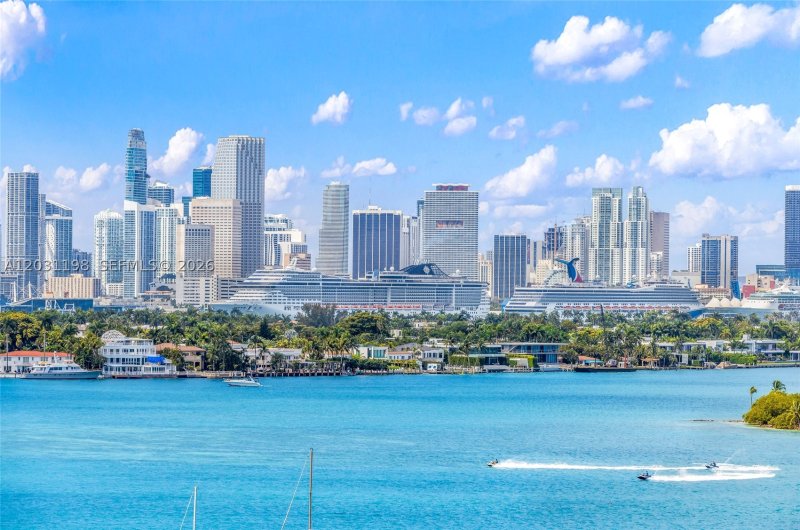 Apartment for rent at Flamingo 718S