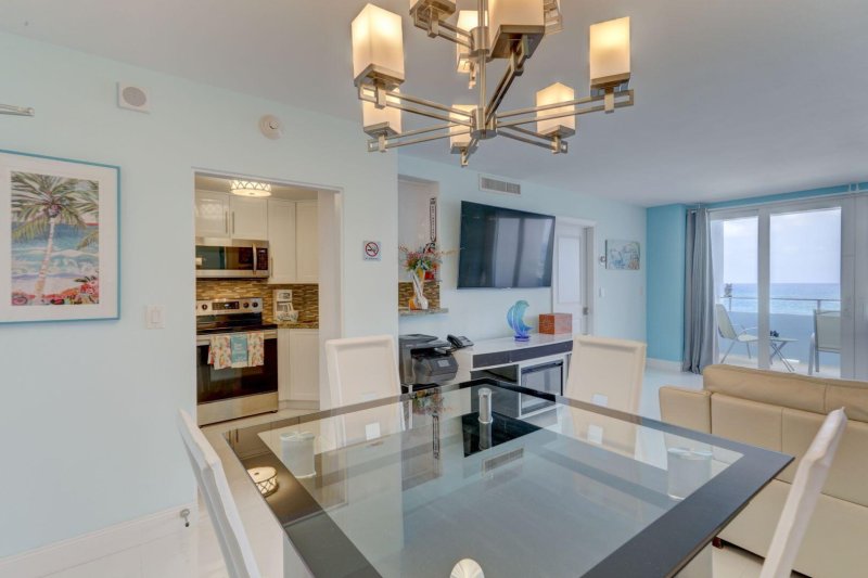 Condo for sale at Ocean Manor 604