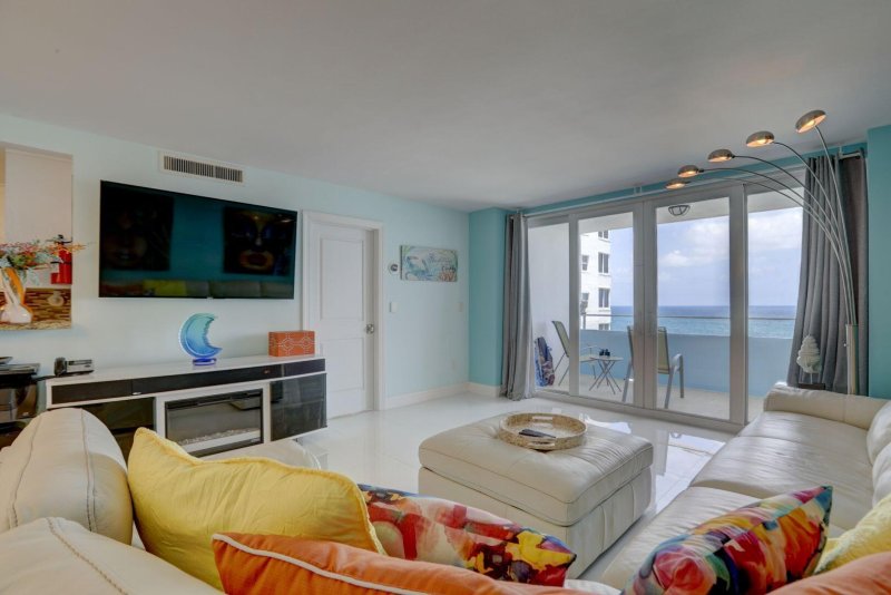 Condo for sale at Ocean Manor 604