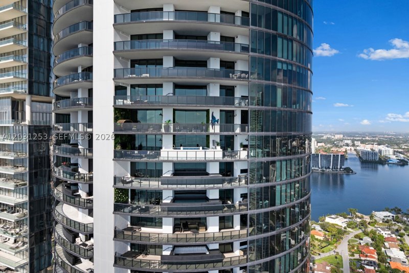 Condo for sale at Porsche Design Tower 4405