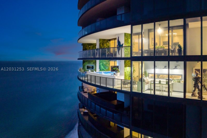Condo for sale at Porsche Design Tower 4405