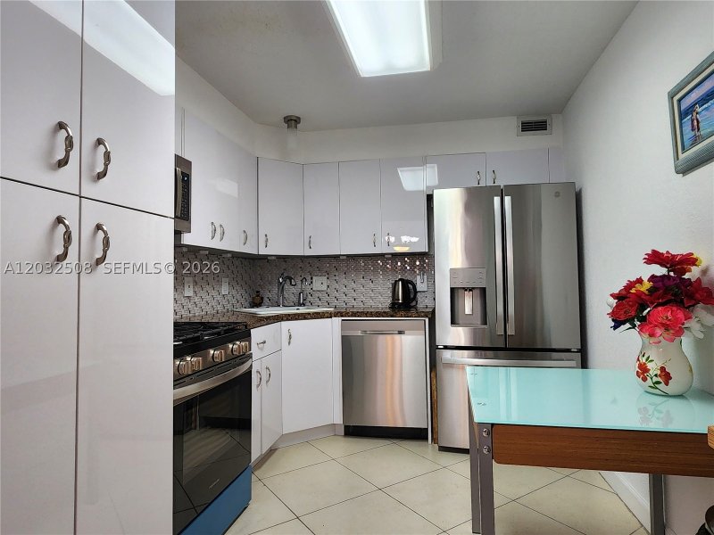 Apartment for rent at Parker Plaza Estates 1405