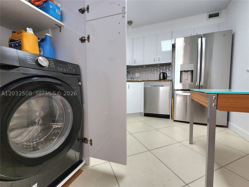 Apartment for rent at Parker Plaza Estates 1405