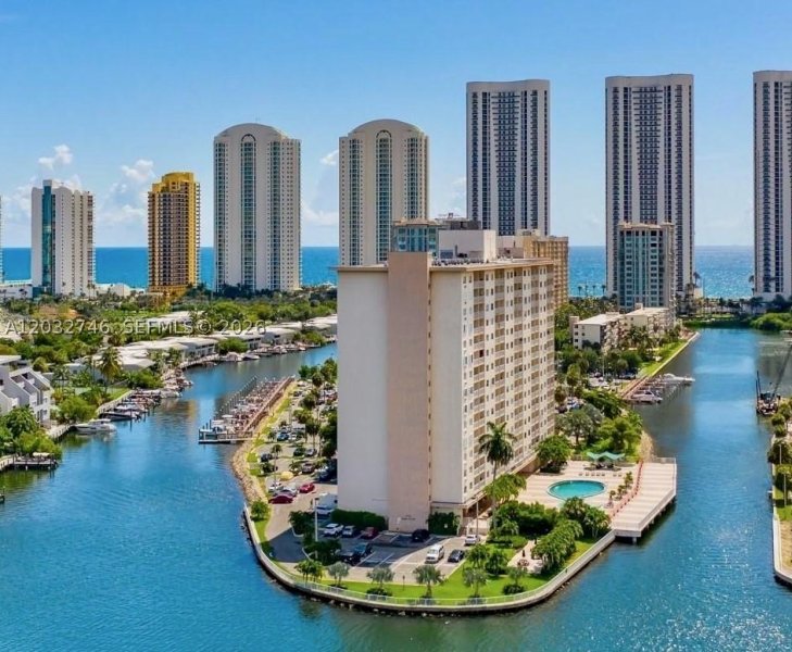Condo for sale at Coastal Towers 309