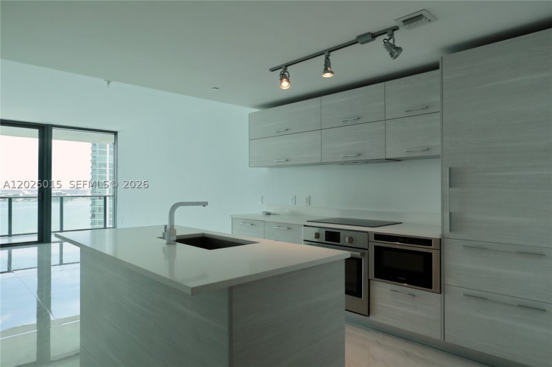 Apartment for rent at Paraiso Bay Miami 1906
