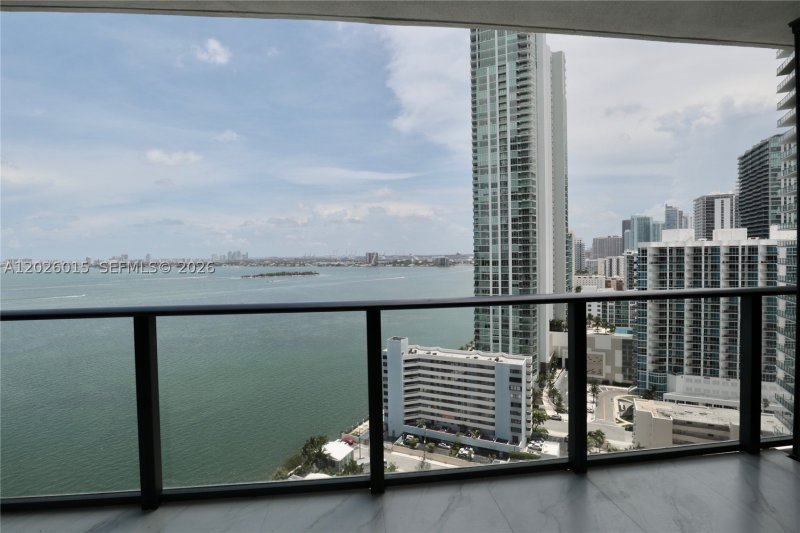 Apartment for rent at Paraiso Bay Miami 1906