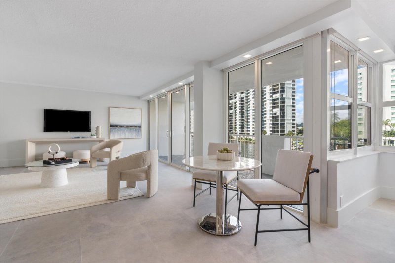 Condo for sale at Sunrise East 4c