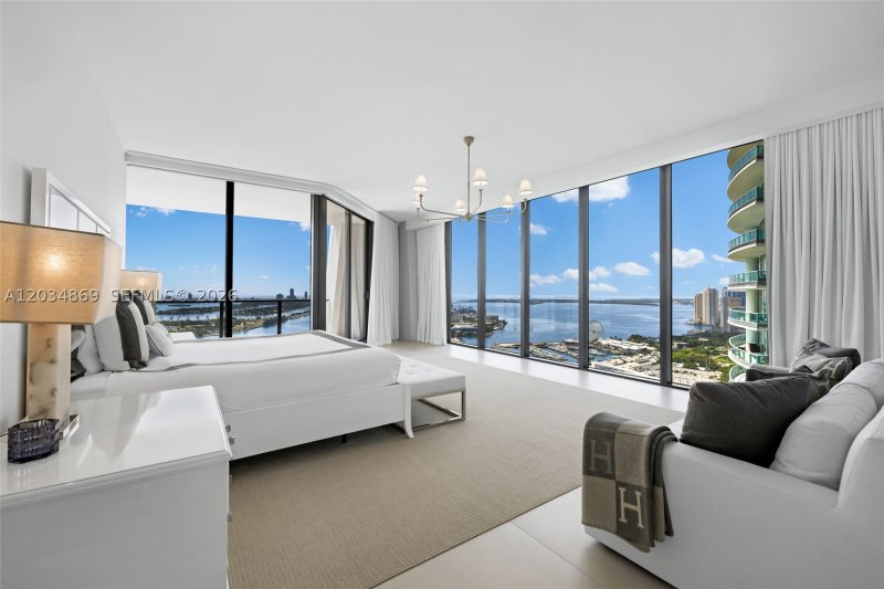 Comprar apartamento en One Thousand Museum 3701