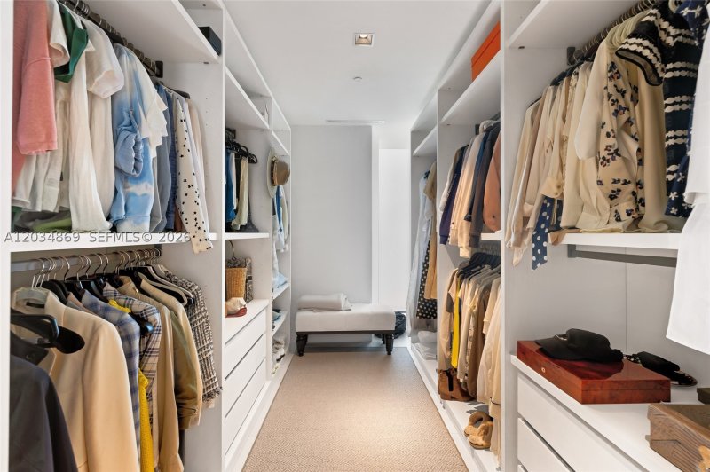 Comprar apartamento en One Thousand Museum 3701