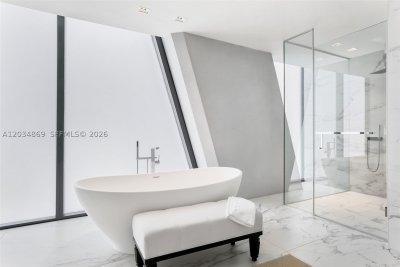 Comprar apartamento en One Thousand Museum 3701