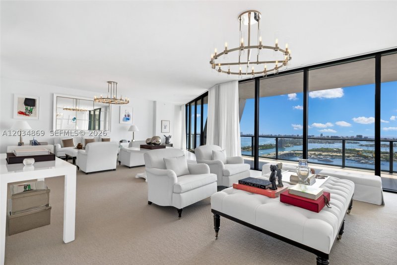 Comprar apartamento en One Thousand Museum 3701