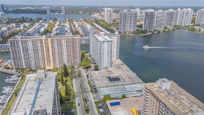 Comprar apartamento en Winston Towers 702