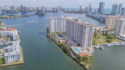 Comprar apartamento en Winston Towers 702