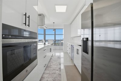 Aluguel de apartamento no Mystic Pointe 400 PH5