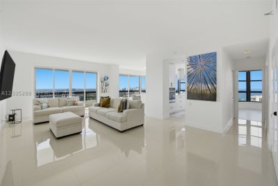 Mystic Pointe 400 Apt #PH5