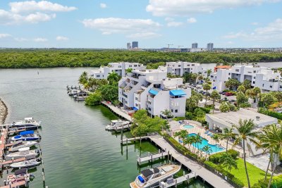 Comprar apartamento en Poinciana Island 1710