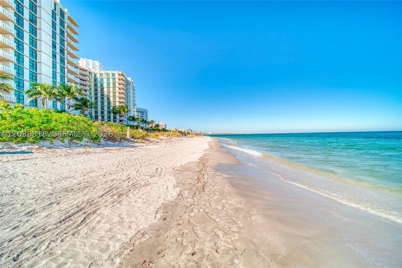 Apartment for rent at Towers of Key Biscayne F304