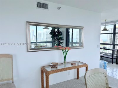 Aluguel de apartamento no Mystic Pointe 400 2306
