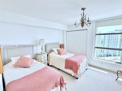 Aluguel de apartamento no Mystic Pointe 400 2306