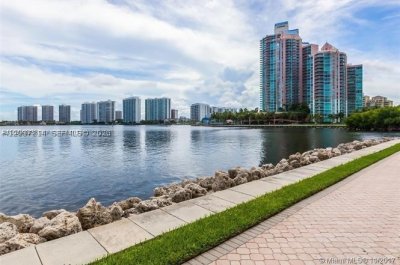 Aluguel de apartamento no Mystic Pointe 400 2306