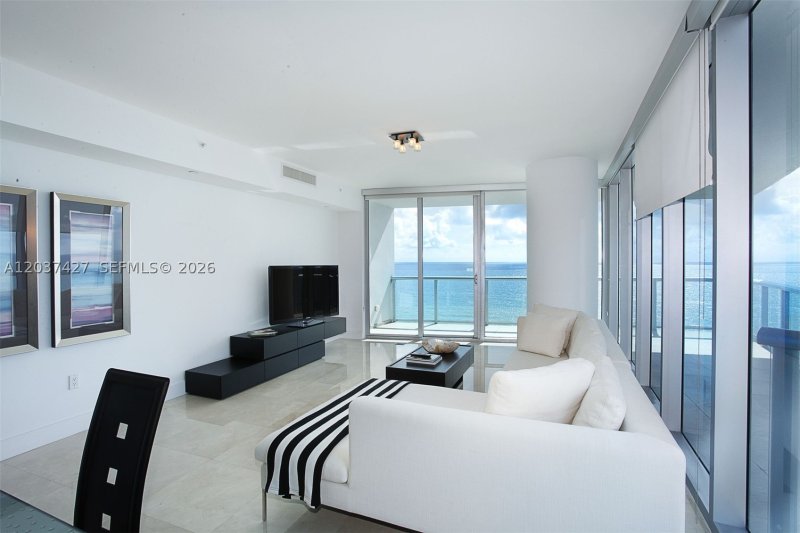 Apartment for rent at Jade Beach 1201