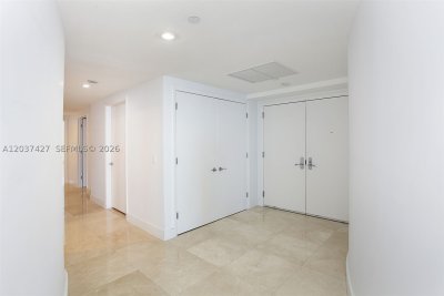 Aluguel de apartamento no Jade Beach 1201