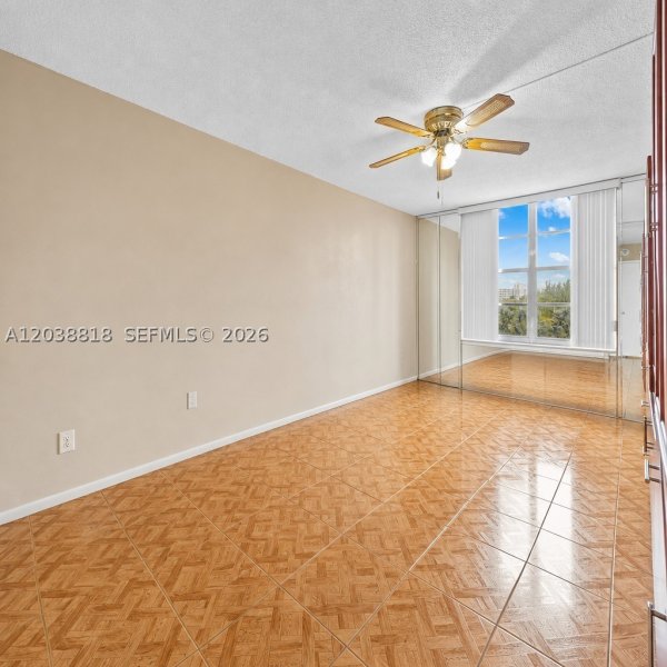 Condo for sale at Winston Towers 404