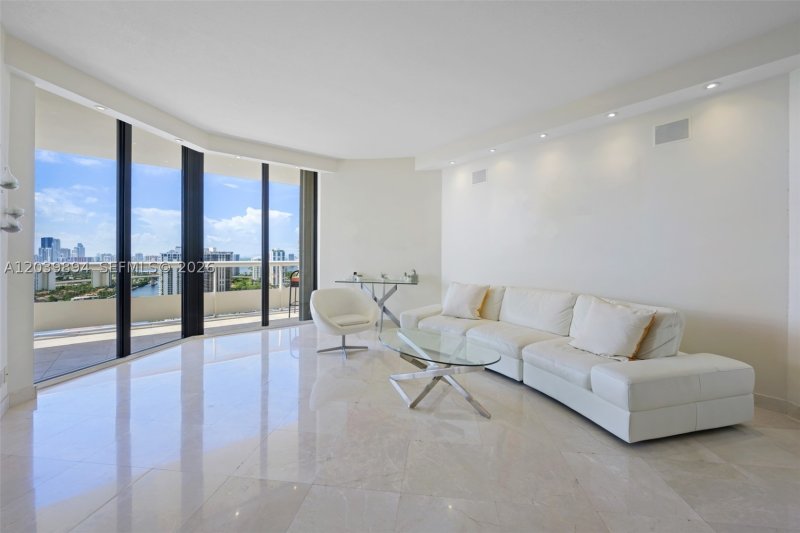 Apartment for rent at Terraces Of Turnberry TS8