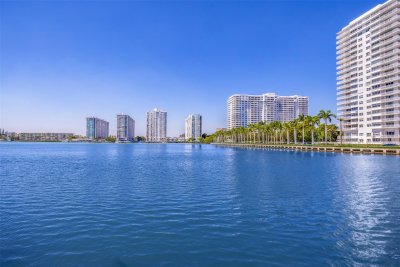 Biscayne Cove Apt #804