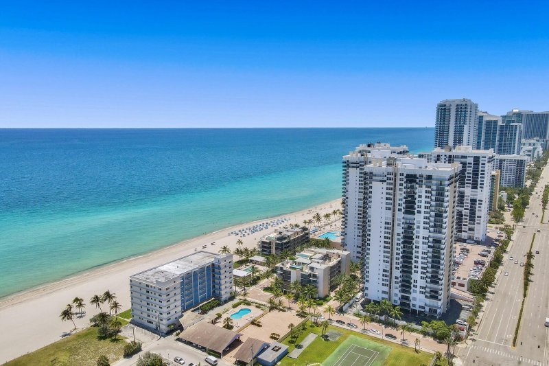 Condo for sale at Grenoble at Quadomain 801