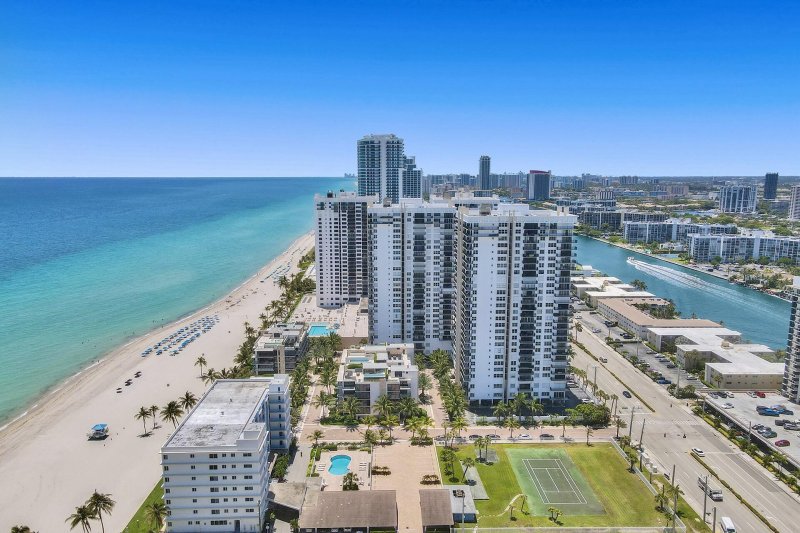 Condo for sale at Grenoble at Quadomain 801