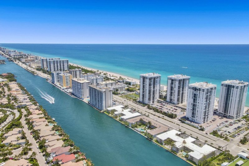 Condo for sale at Grenoble at Quadomain 801